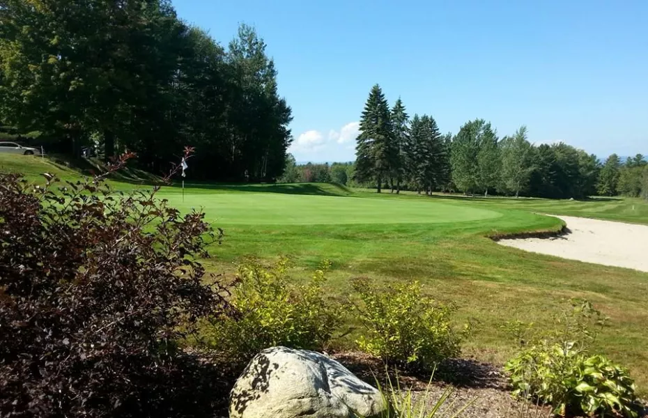 Bethlehem Country Club greenside view