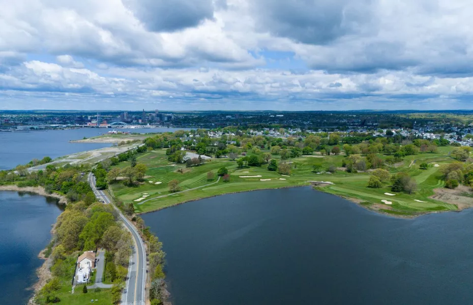 Met Links aerial view